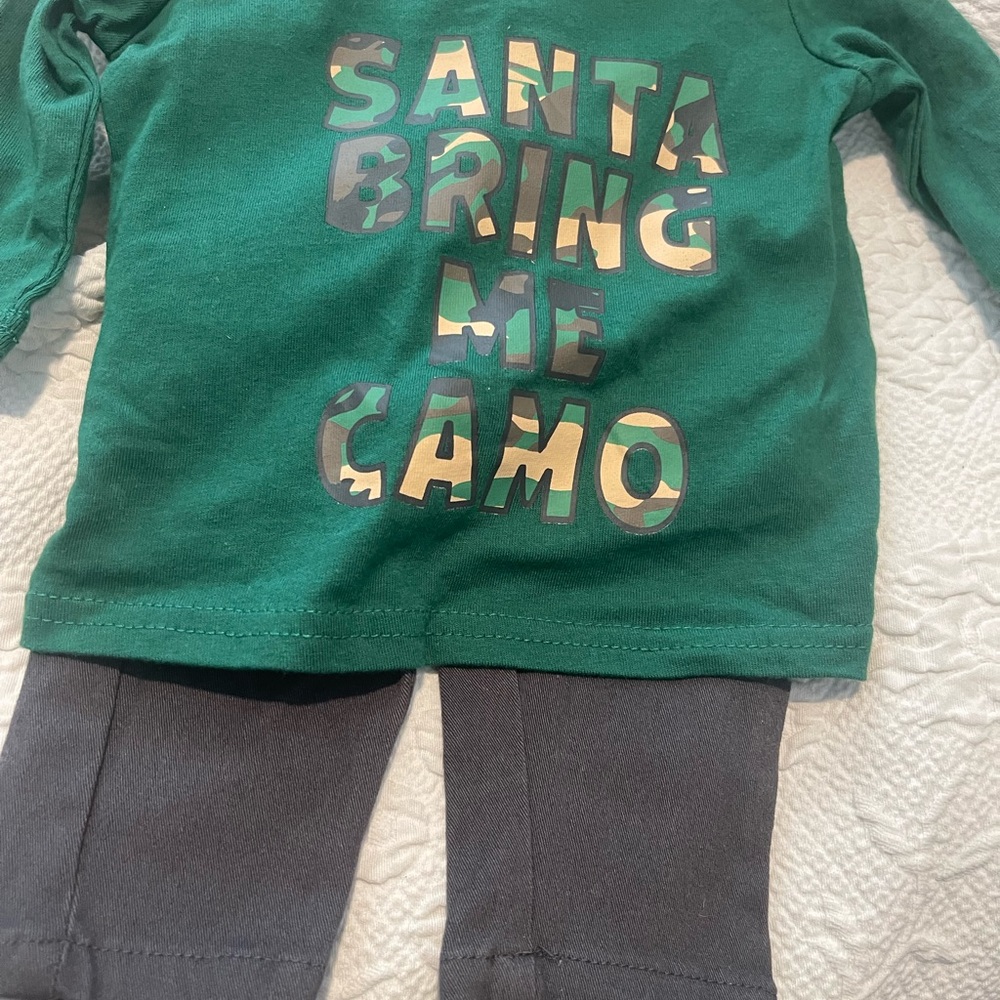Green 'Santa Bring Me Camo' Shirt with Gray Pants Sz 3 Mos